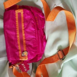 Lightweight shoulder bag